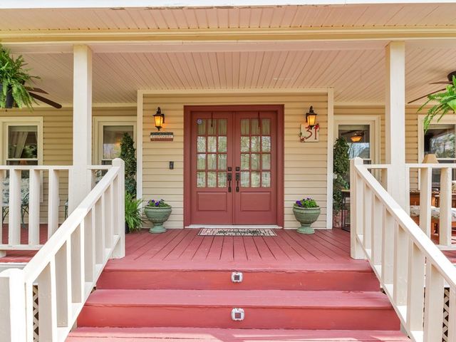 31 Fawn Lake Trail NE, White, GA 30184