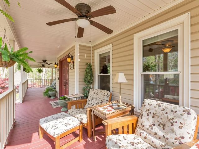 31 Fawn Lake Trail NE, White, GA 30184