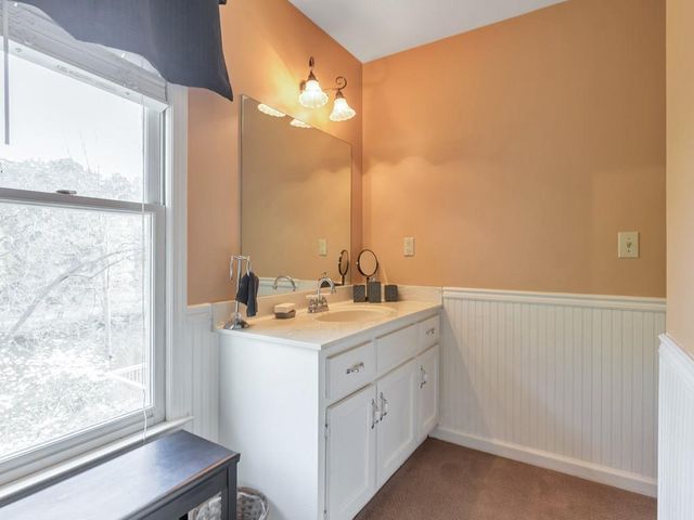 31 Fawn Lake Trail NE, White, GA 30184