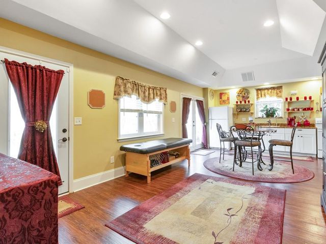 31 Fawn Lake Trail NE, White, GA 30184