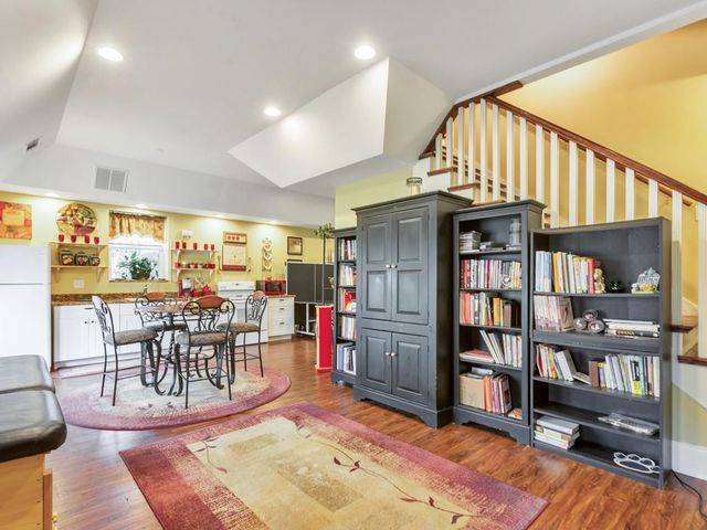 31 Fawn Lake Trail NE, White, GA 30184