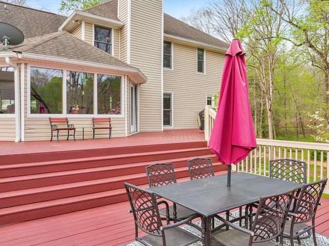 31 Fawn Lake Trail NE, White, GA 30184