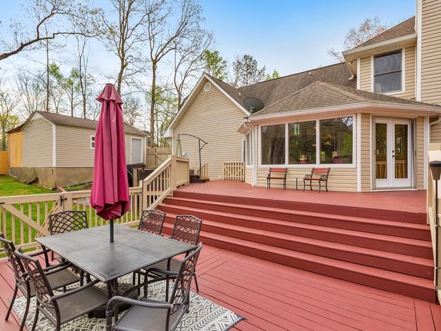 31 Fawn Lake Trail NE, White, GA 30184