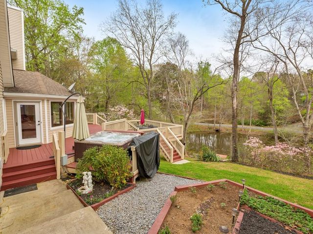 31 Fawn Lake Trail NE, White, GA 30184