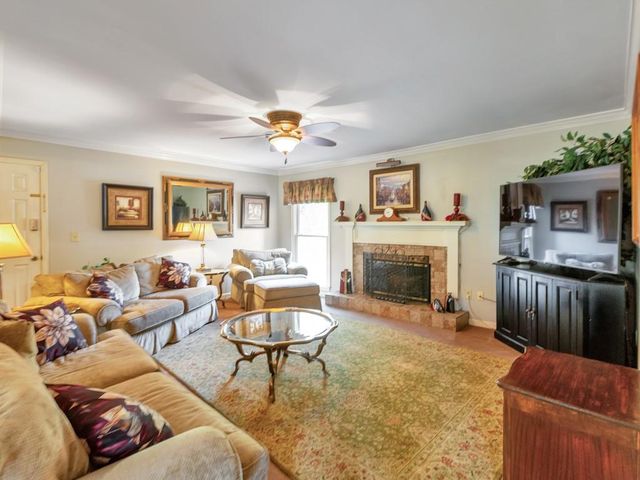 31 Fawn Lake Trail NE, White, GA 30184