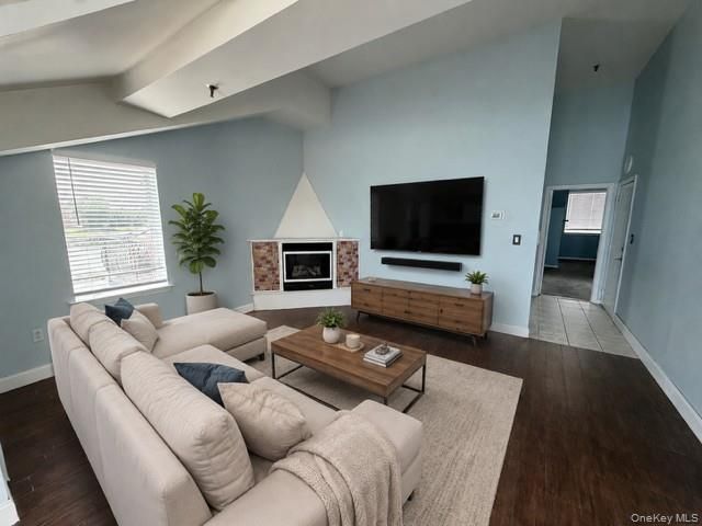 1432 Outlook Avenue 3, Bronx, NY 10465