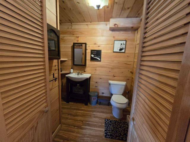 35 Upper Bartonsville Road, Rockingham, VT 05143