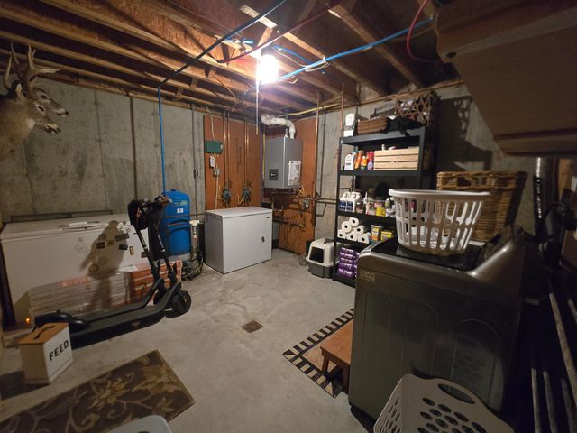 35 Upper Bartonsville Road, Rockingham, VT 05143