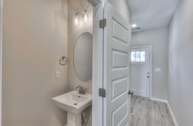 23 Hardwood Rd, Tullahoma, TN 37388