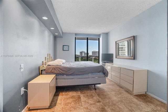 20515 E Country Club Dr 849, Aventura, FL 33180