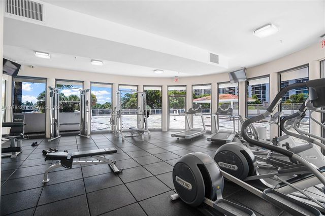 20515 E Country Club Dr 849, Aventura, FL 33180