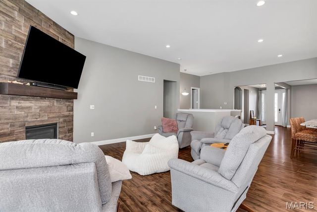 401 Hamlet Court, O'fallon, MO 63367