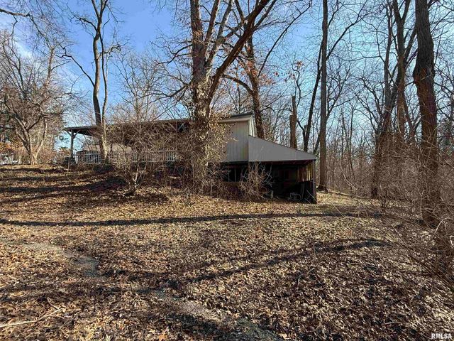 100 THRUSH Avenue, Pekin, IL 61554