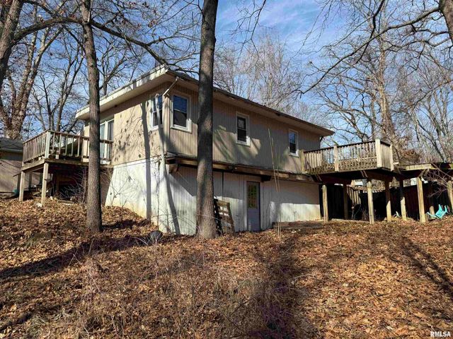 100 THRUSH Avenue, Pekin, IL 61554