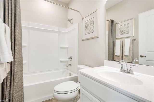 208 Reids Place DR, Suffolk, VA 23434