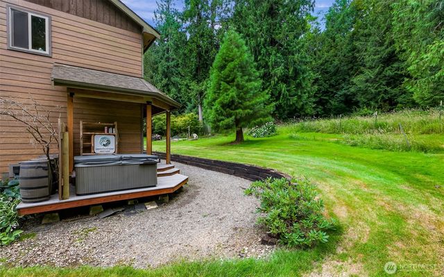 3378 Deer Trails Lane, Bow, WA 98232