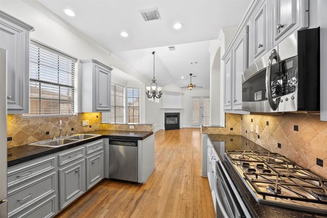 2305 Huntington Drive, Pasadena, TX 77506