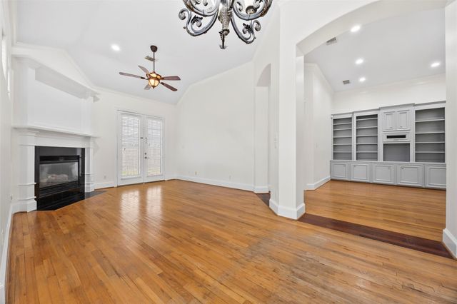 2305 Huntington Drive, Pasadena, TX 77506