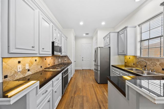 2305 Huntington Drive, Pasadena, TX 77506