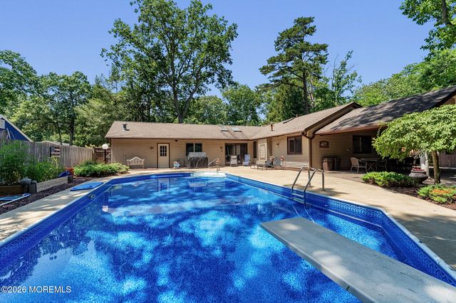 1 Cambridge Drive 1, Jackson, NJ 08527