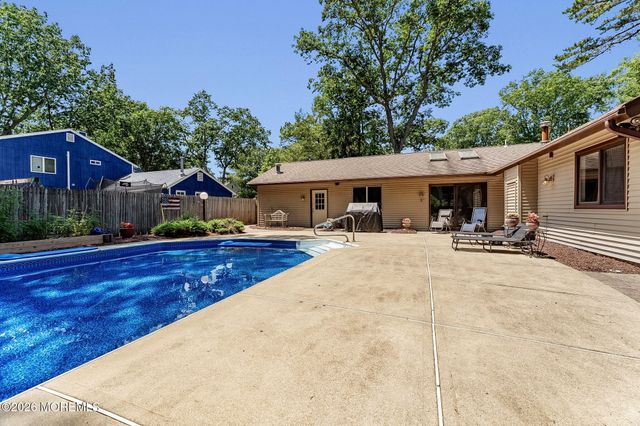 1 Cambridge Drive 1, Jackson, NJ 08527