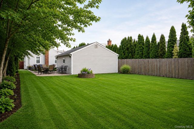 13 Gerald Avenue, Hicksville, NY 11801
