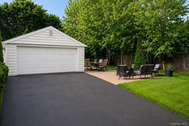 13 Gerald Avenue, Hicksville, NY 11801