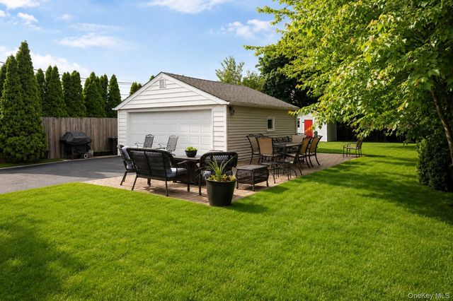 13 Gerald Avenue, Hicksville, NY 11801