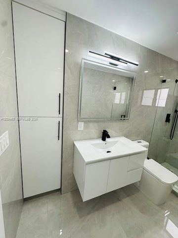11870 SW 5th 1, Miami, FL 33184