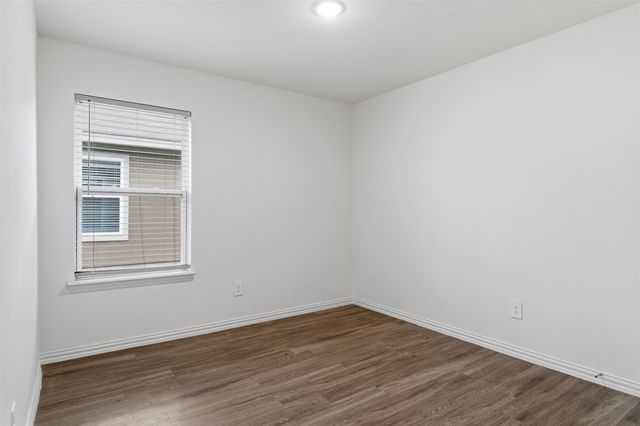 104 Holiday Drive, Gun Barrel City, TX 75156