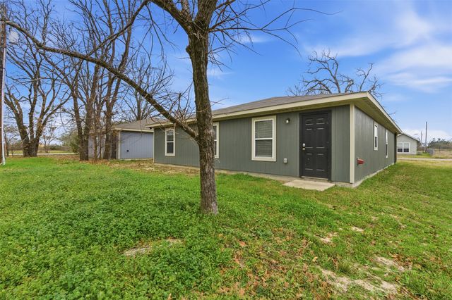 104 Holiday Drive, Gun Barrel City, TX 75156