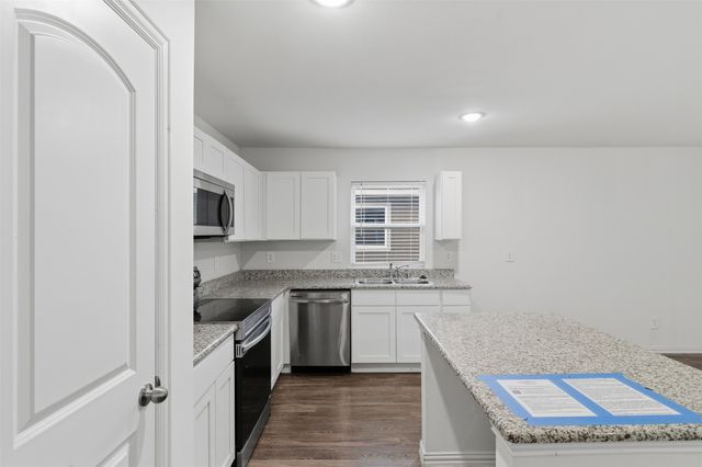 104 Holiday Drive, Gun Barrel City, TX 75156