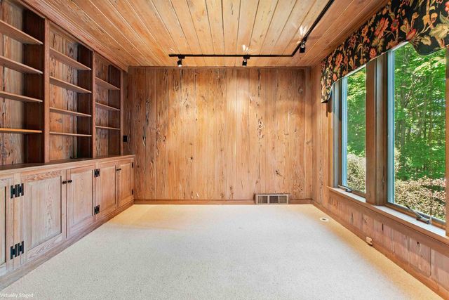 16 Heritage Drive, Sunapee, NH 03782