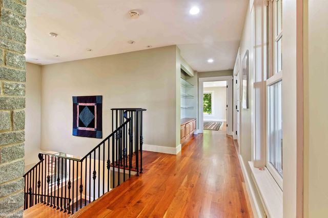 16 Heritage Drive, Sunapee, NH 03782
