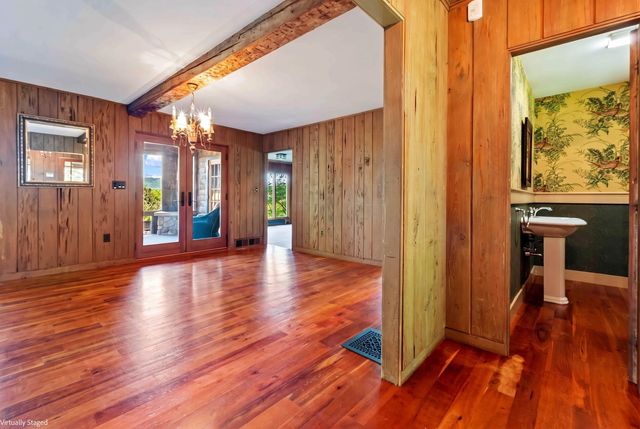 16 Heritage Drive, Sunapee, NH 03782