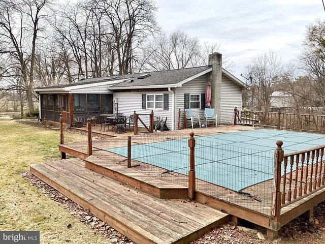 77 PARADISE LN, Ronks, PA 17572