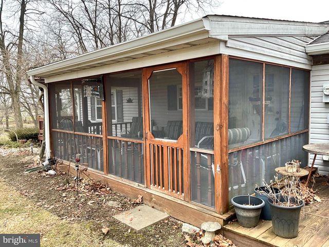 77 PARADISE LN, Ronks, PA 17572