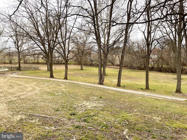 77 PARADISE LN, Ronks, PA 17572