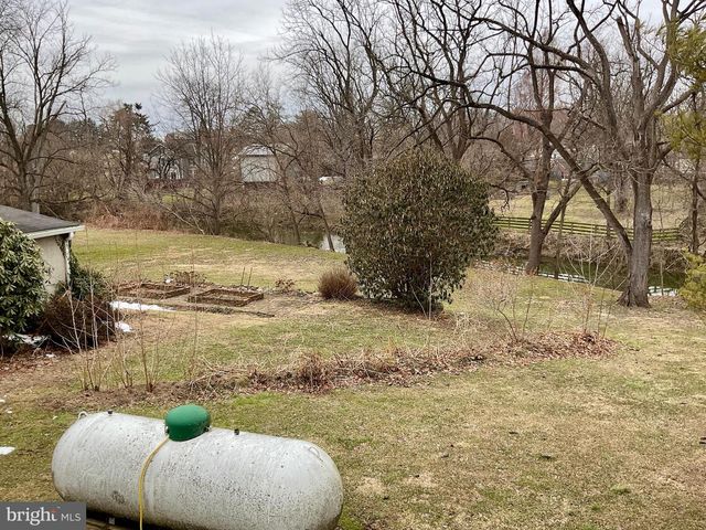 77 PARADISE LN, Ronks, PA 17572