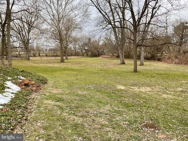 77 PARADISE LN, Ronks, PA 17572