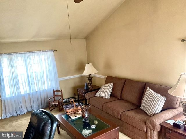 77 PARADISE LN, Ronks, PA 17572