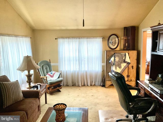 77 PARADISE LN, Ronks, PA 17572