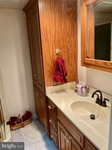 77 PARADISE LN, Ronks, PA 17572