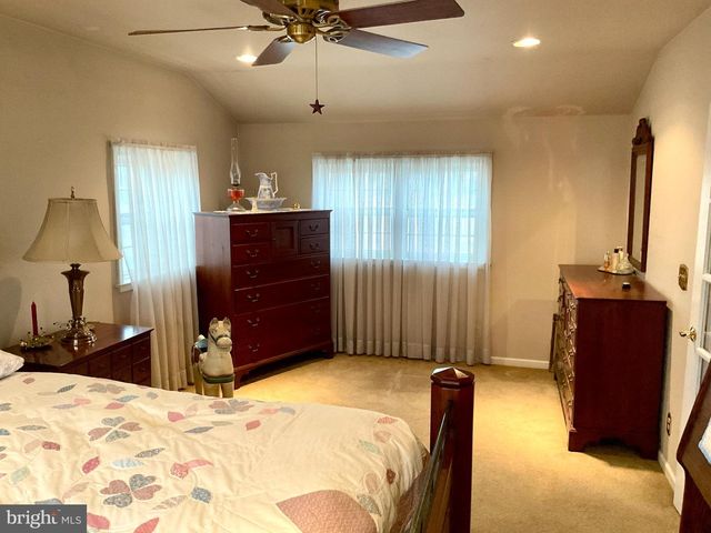 77 PARADISE LN, Ronks, PA 17572