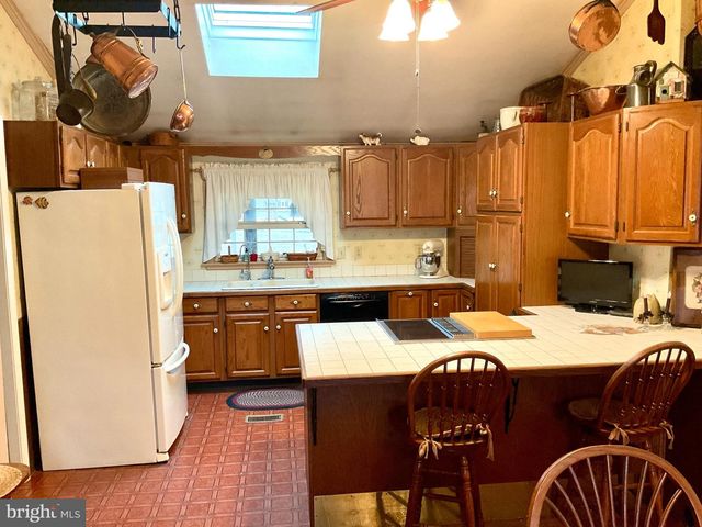 77 PARADISE LN, Ronks, PA 17572