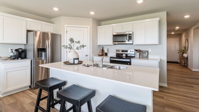 2885 Prairielight Drive, Hiawatha, IA 52233