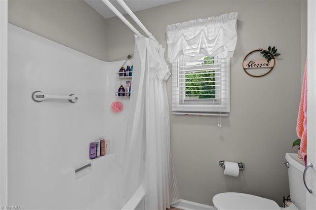 4662 Pineview Drive, Trinity, NC 27370