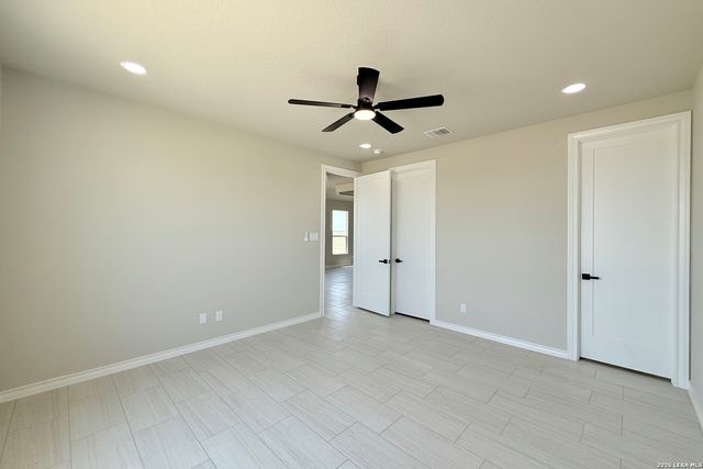 124 CAMINO VERDE CT, La Vernia, TX 78121