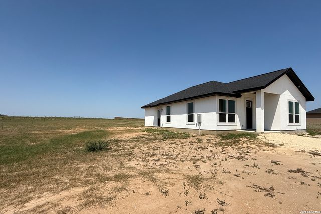 124 CAMINO VERDE CT, La Vernia, TX 78121