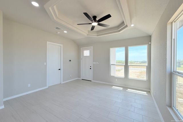 124 CAMINO VERDE CT, La Vernia, TX 78121